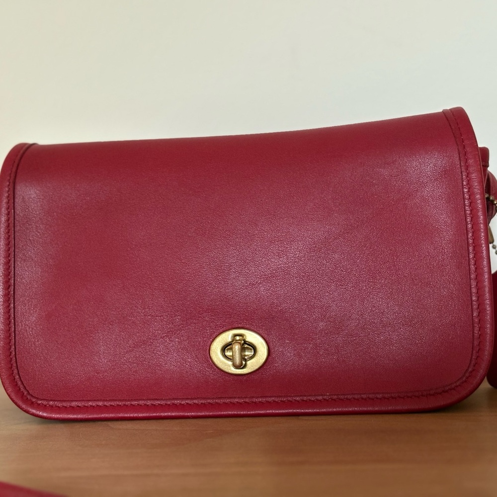 Vintage Coach Dinky bag